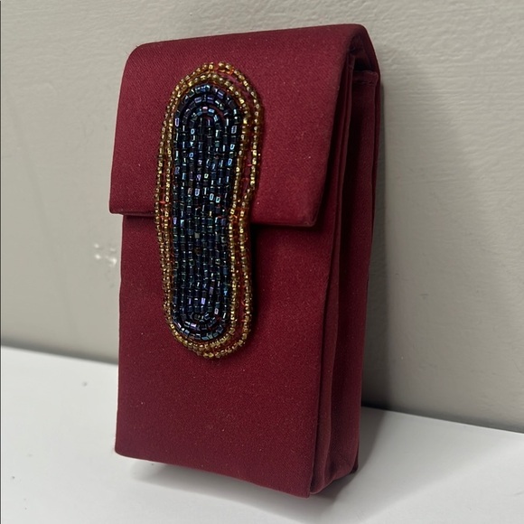 Silk & Beaded Snap Case - Picture 1 of 6